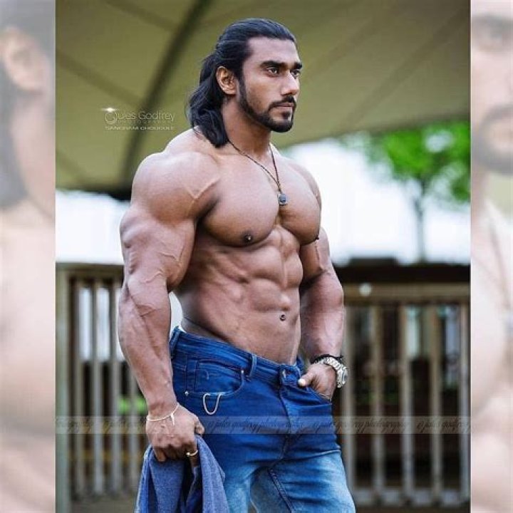 Ambalovvites Height, Weight, Net Worth, Age, Birthday, Wikipedia, Who, Instagram, Biography